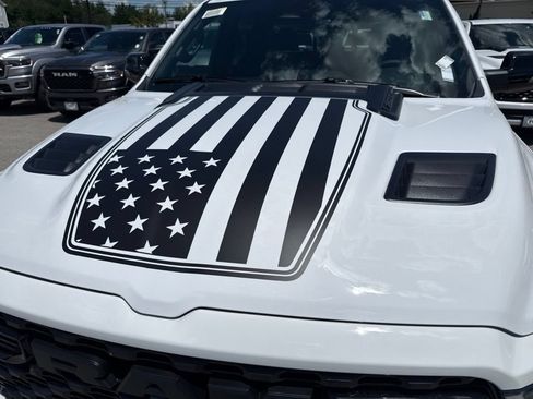 New 2026 RAM 1500 4x4 Crew Cab image 9