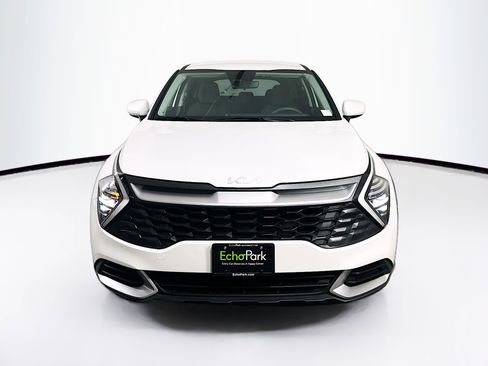 Used 2025 Kia Sportage LX image 2