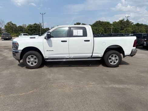 Used 2026 RAM 2500 Big Horn AWD/4WD image 4