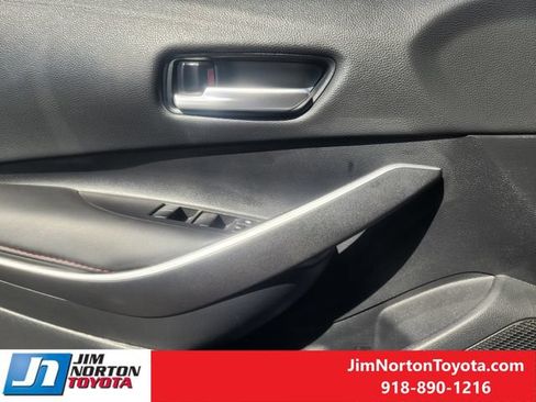 Used 2025 Toyota Corolla SE w/ SE Premium Package FWD image 24