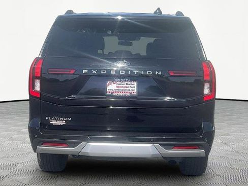 Certified 2025 Ford Expedition Platinum AWD/4WD image 4