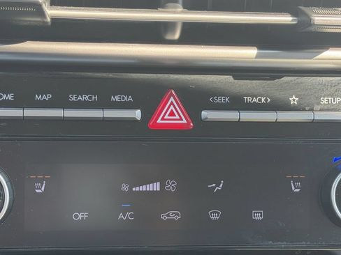 Used 2025 Hyundai Tucson SEL AWD/4WD image 16