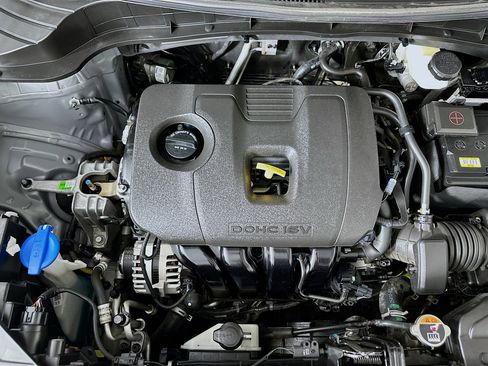 Used 2025 Kia Soul LX w/ LX Technology Package FWD image 31