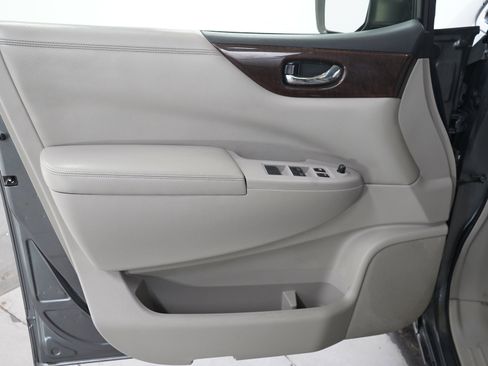 Used 2017 Nissan Quest SV FWD image 21