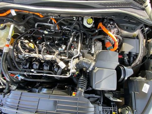 Used 2021 Ford Escape SE image 30