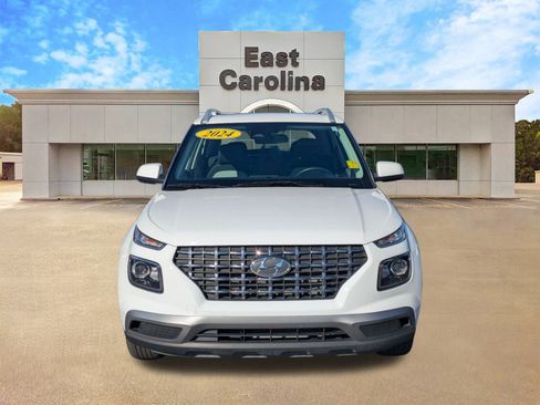 Used 2024 Hyundai Venue SEL image 8