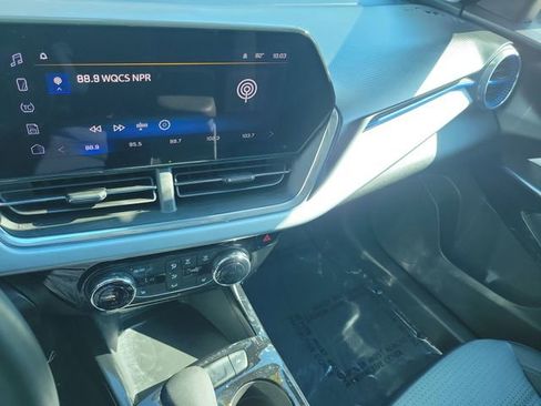 Used 2024 Chevrolet Trax LT w/ Driver Confidence Package image 28