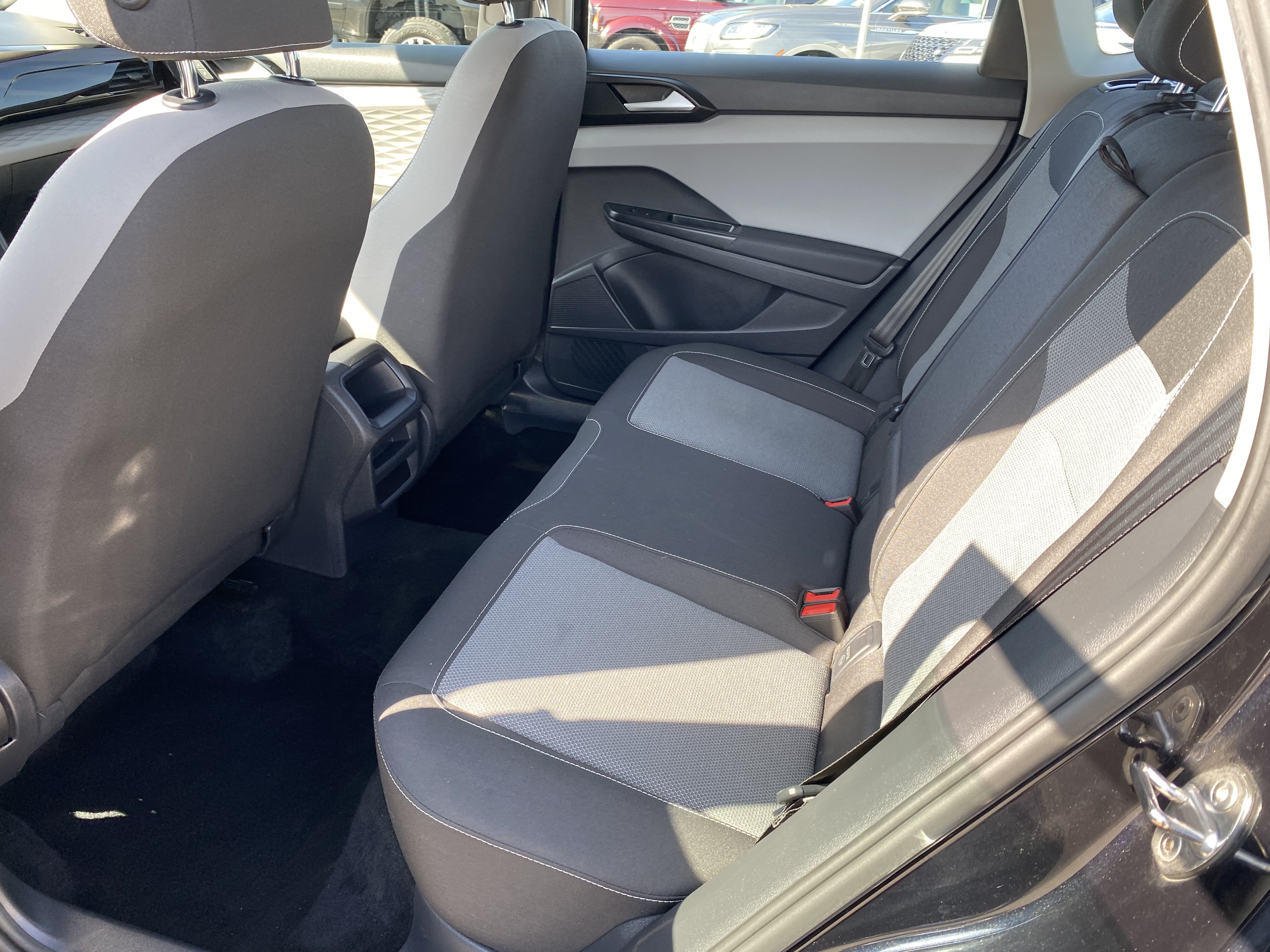 Used 2022 Volkswagen Taos S FWD image 17