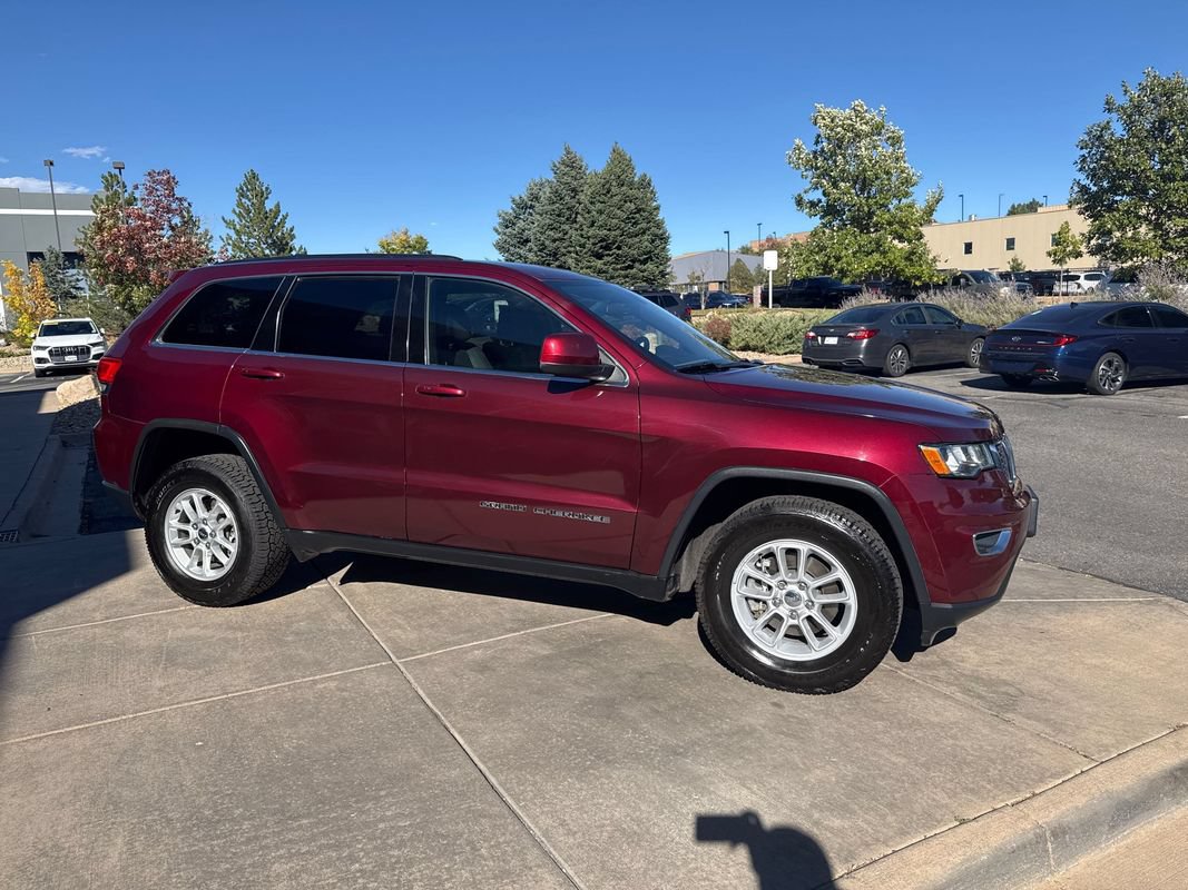 Used 2018 Jeep Grand Cherokee Laredo AWD/4WD image 5