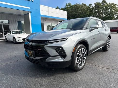 Used 2025 Chevrolet Blazer RS AWD/4WD image 3