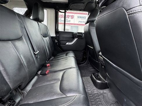 Used 2015 Jeep Wrangler Unlimited Rubicon image 13