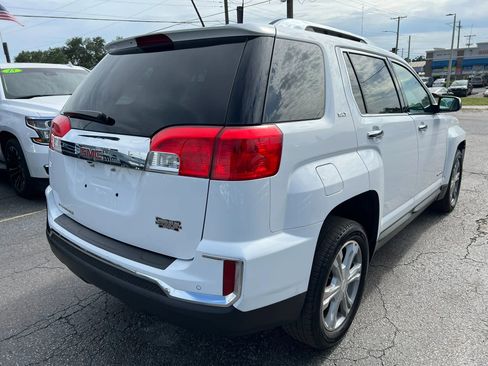 Used 2017 GMC Terrain SLT w/ Driver Alert Package I FWD image 5