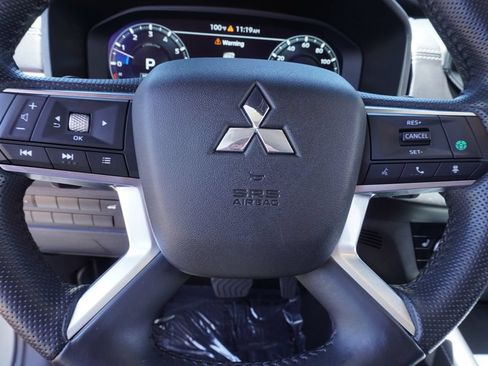 Used 2024 Mitsubishi Outlander SEL FWD image 17