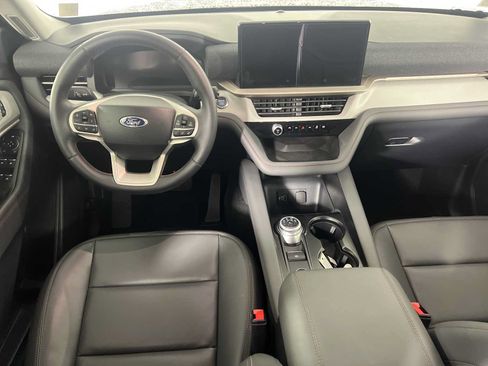 Used 2026 Ford Explorer Active w/ Active Comfort Package AWD/4WD image 18
