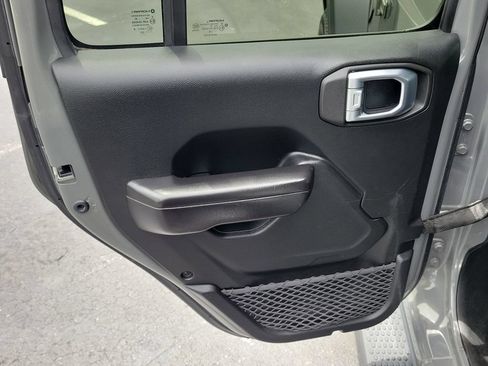 Used 2020 Jeep Wrangler Unlimited Sport S AWD/4WD image 9