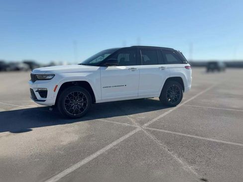 New 2025 Jeep Grand Cherokee Summit image 5