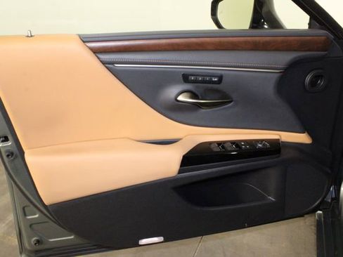 Used 2024 Lexus ES 350 w/ Premium Package FWD image 33