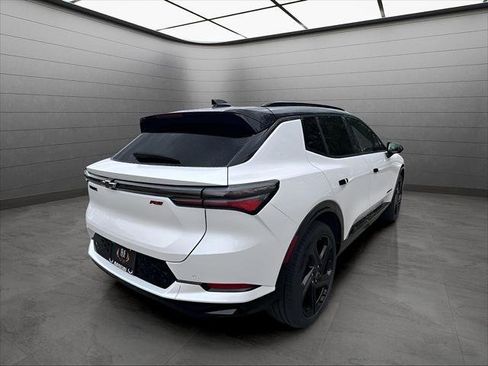 New 2025 Chevrolet Equinox EV RS FWD image 5