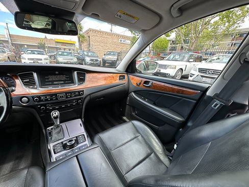 Used 2014 Hyundai Equus Signature RWD image 16