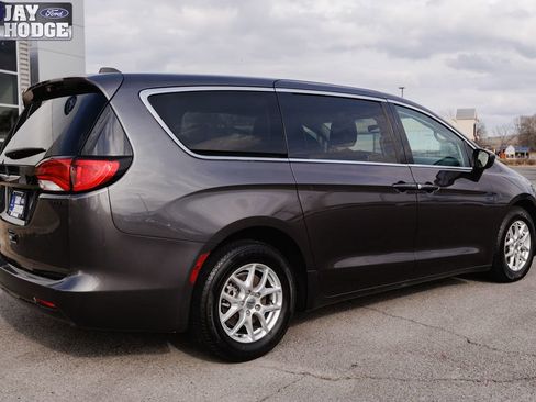 Used 2023 Chrysler Voyager LX image 46