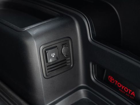 Used 2021 Toyota 4Runner TRD Off-Road AWD/4WD image 35