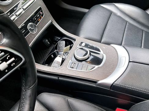 Used 2020 Mercedes-Benz C 300 4MATIC Sedan image 16