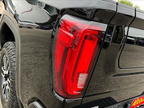 Used 2019 GMC Sierra 1500 AT4 w/ AT4 Premium Package AWD/4WD image 28