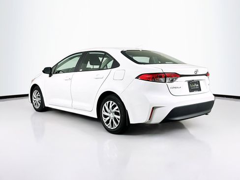 Used 2025 Toyota Corolla LE image 5