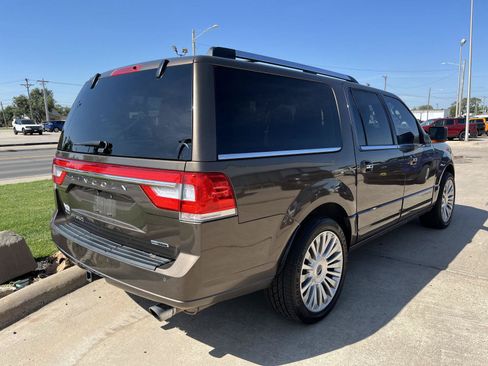 Used 2016 Lincoln Navigator L Select AWD/4WD image 4
