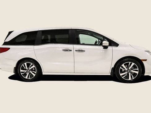 Used 2023 Honda Odyssey Touring image 4