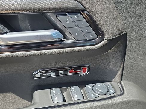Used 2025 GMC Sierra 1500 AT4 w/ AT4 Premium Package AWD/4WD image 31