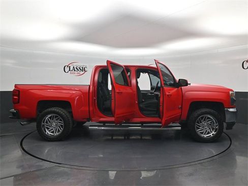 Used 2018 Chevrolet Silverado 1500 LT w/ Texas Edition image 31