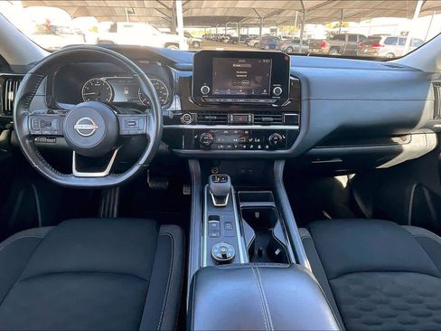 Used 2022 Nissan Pathfinder SV image 13