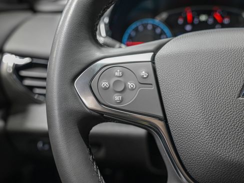 Used 2023 Chevrolet Traverse LT image 25