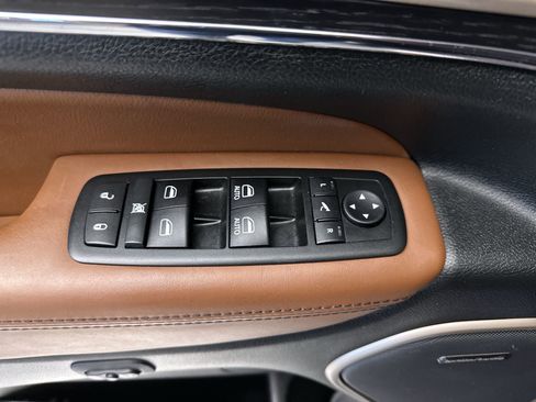 Used 2015 Jeep Grand Cherokee Summit image 15