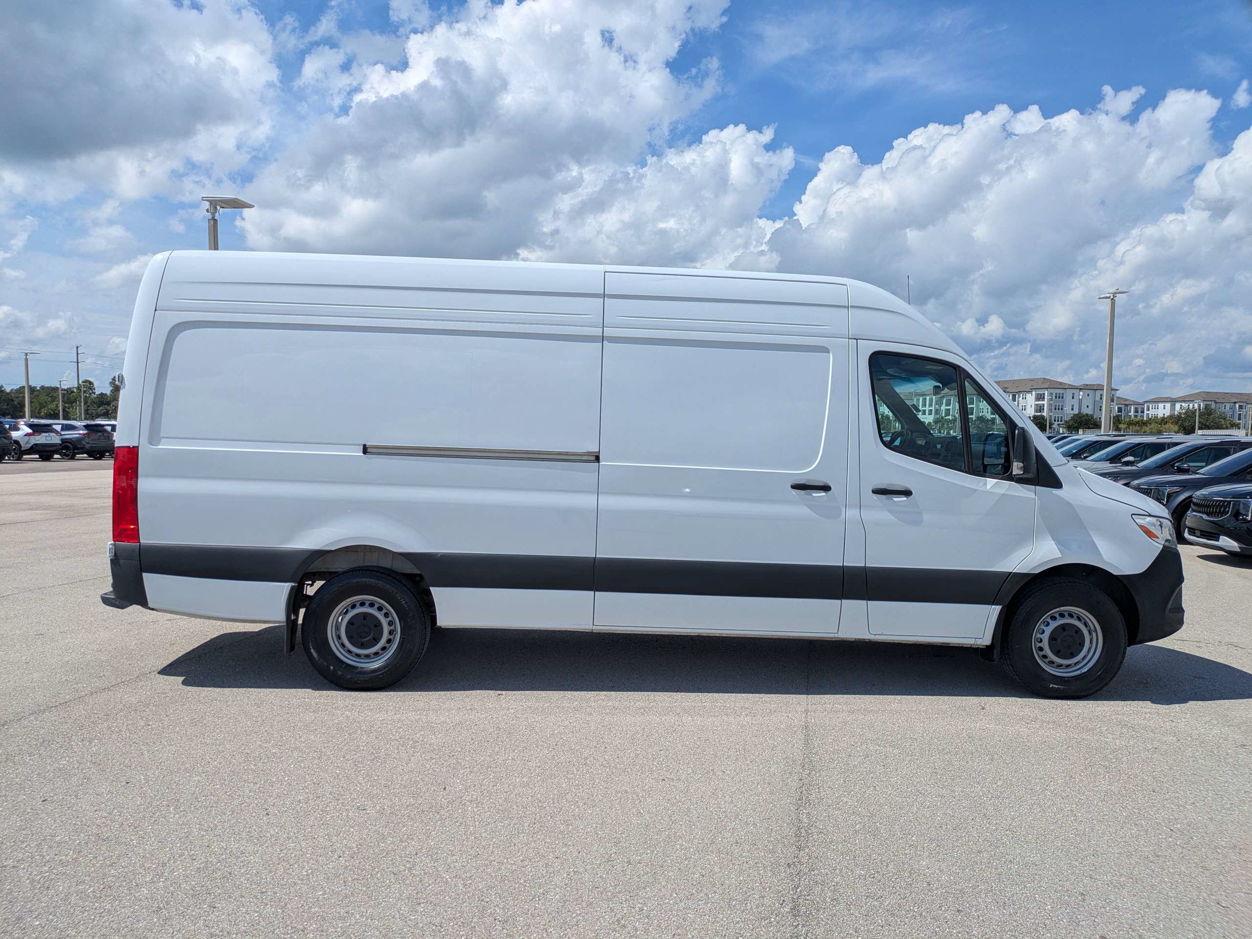 Used 2025 Mercedes-Benz Sprinter 2500 image 4