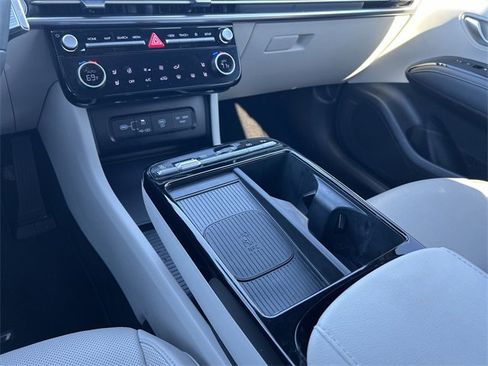 Certified 2025 Hyundai Tucson Limited image 18