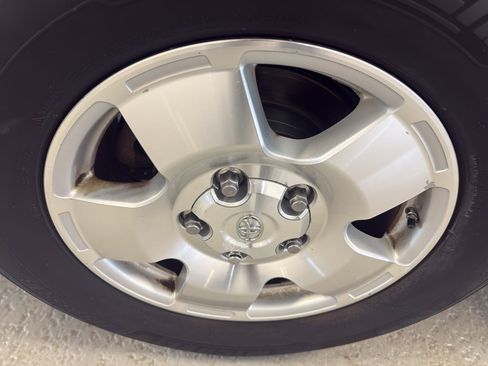 Used 2013 Toyota Tundra 4x4 CrewMax image 34