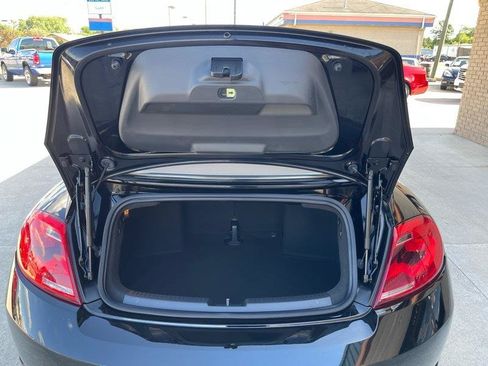 Used 2015 Volkswagen Beetle 1.8T FWD image 41