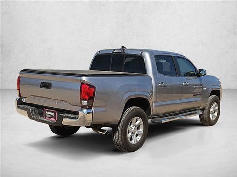 Used 2018 Toyota Tacoma SR5 RWD image 5