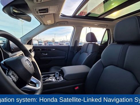 New 2025 Honda Pilot Touring image 24