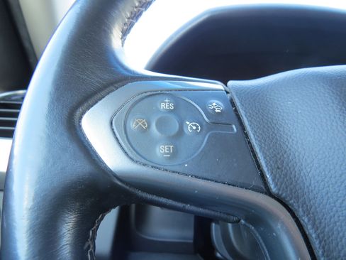 Used 2019 Chevrolet Suburban LT image 19