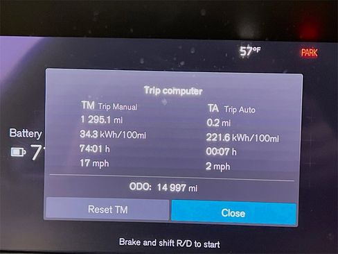 Used 2023 Volvo XC40 Recharge Core image 13