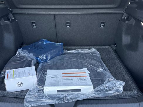 New 2026 Volkswagen ID.4 Pro image 5