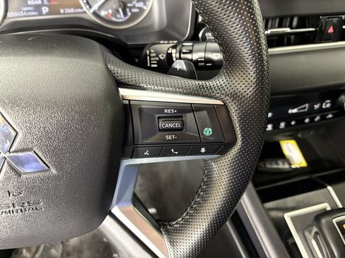 Used 2024 Mitsubishi Outlander SE image 21