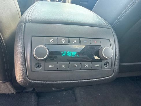 Used 2017 Chevrolet Traverse LT FWD image 17