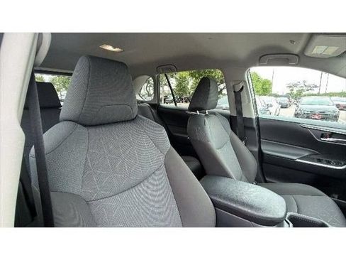 Certified 2025 Toyota RAV4 XLE FWD image 39