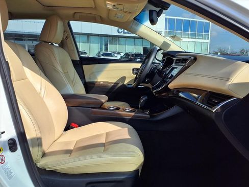 Used 2013 Toyota Avalon Limited image 12