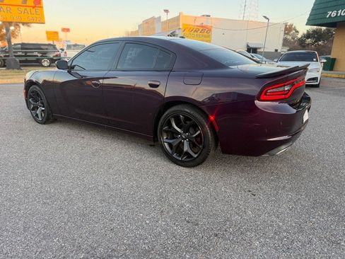 Used 2020 Dodge Charger SXT w/ Blacktop Package image 7