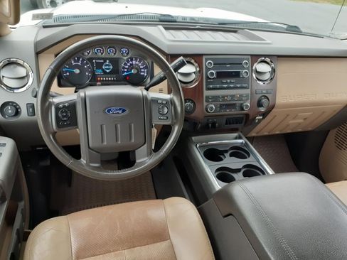 Used 2011 Ford F350 Lariat w/ Lariat Interior Pkg image 5